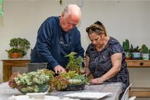 פעילות תרפיה עם צמחים לקשישים כרכור פרדס חנה